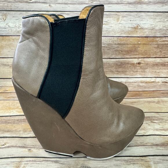 L.A.M.B. Womens Taupe Brown Leather Diva Wedge Ankle Boots Size 10M - Picture 2 of 10